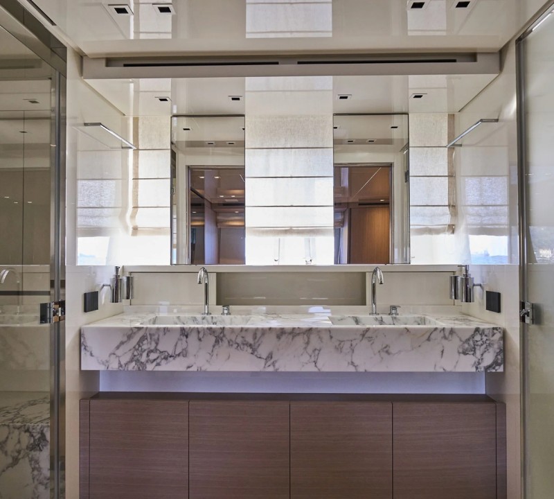 Master Bathroom 01