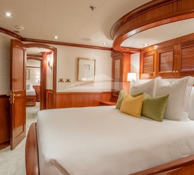 Double cabin