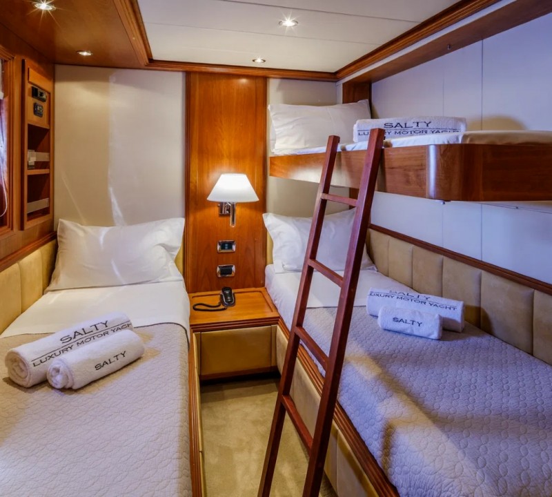 Cabin With Triple Bed