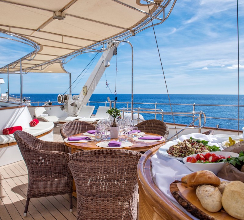 Dining Alfresco