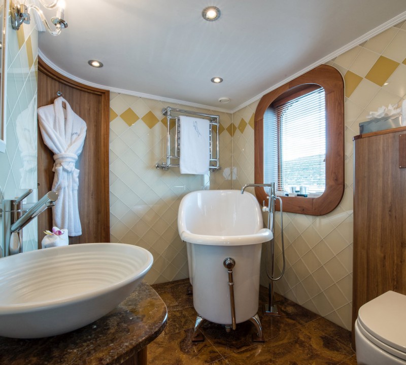 En Suite Bathroom
