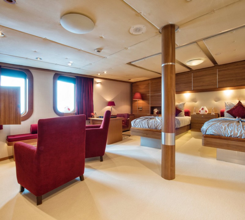 Twin Cabin