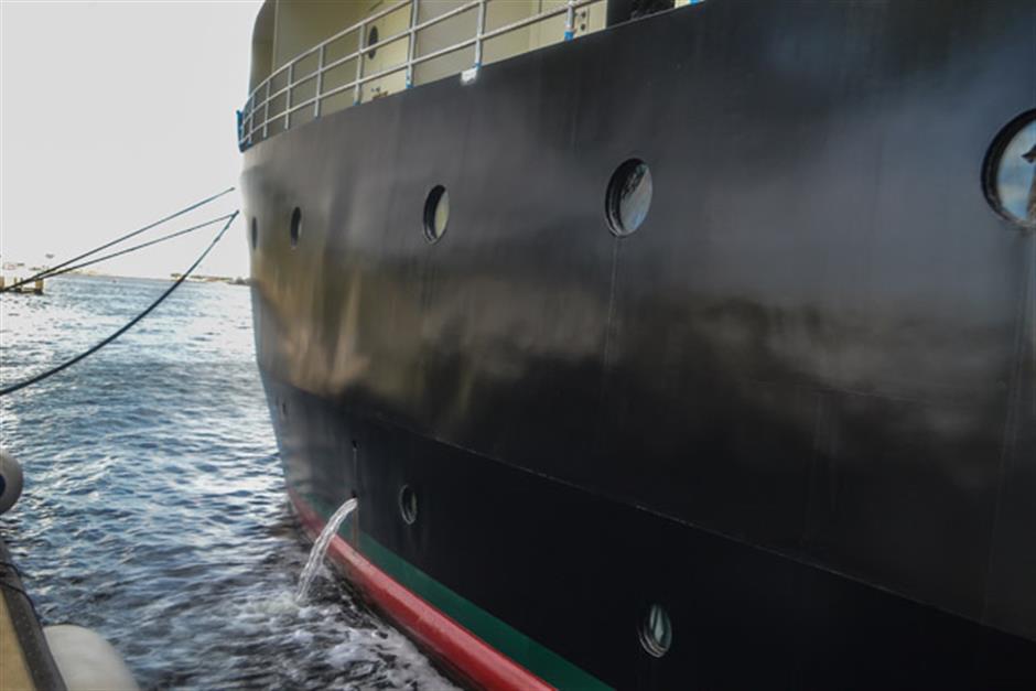 Hull Close Up