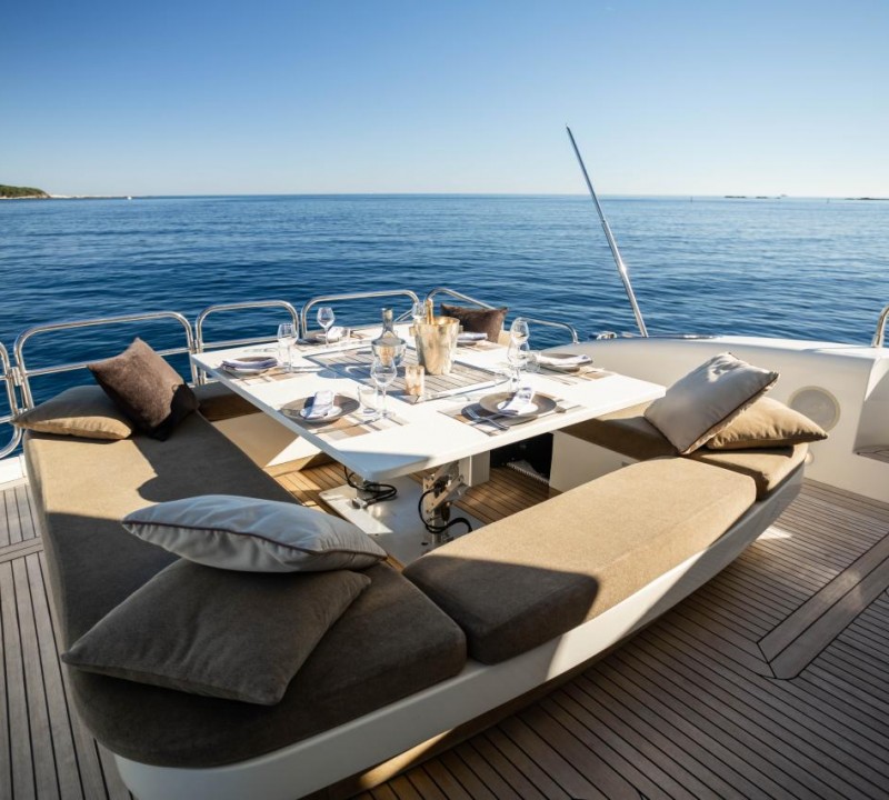 Al Fresco Dining