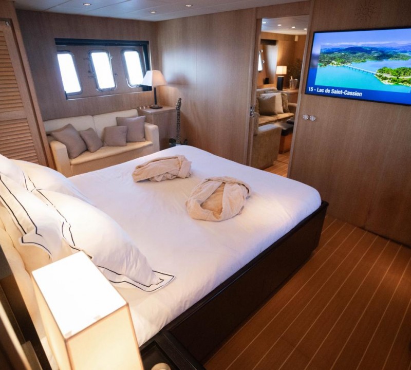 Double Cabin