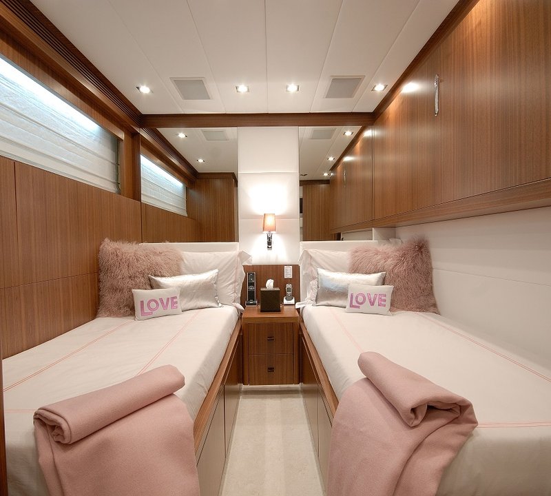 Twin-cabin