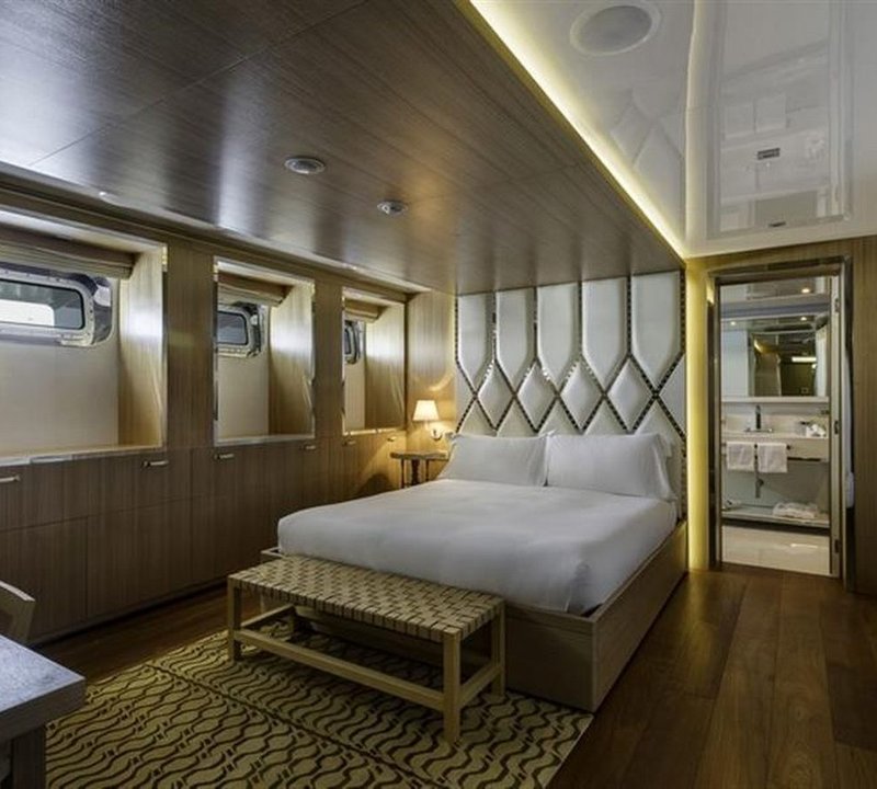 Double-cabin