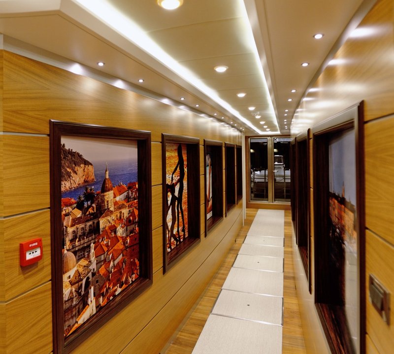 Main Deck hall (portrait)