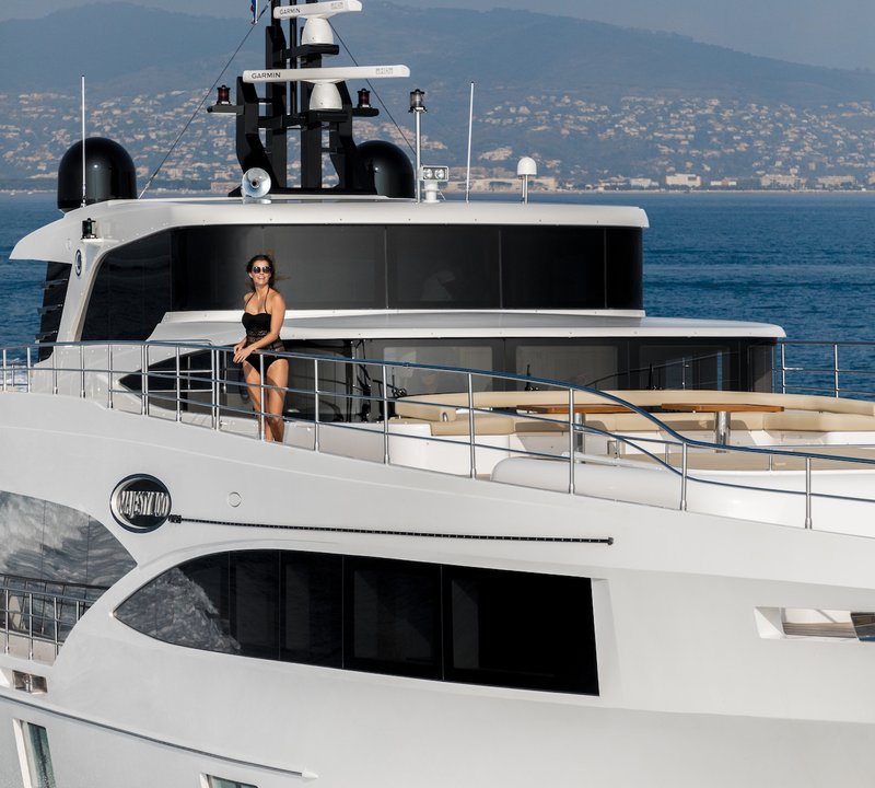 Majesty 100 Lifestyle Woman