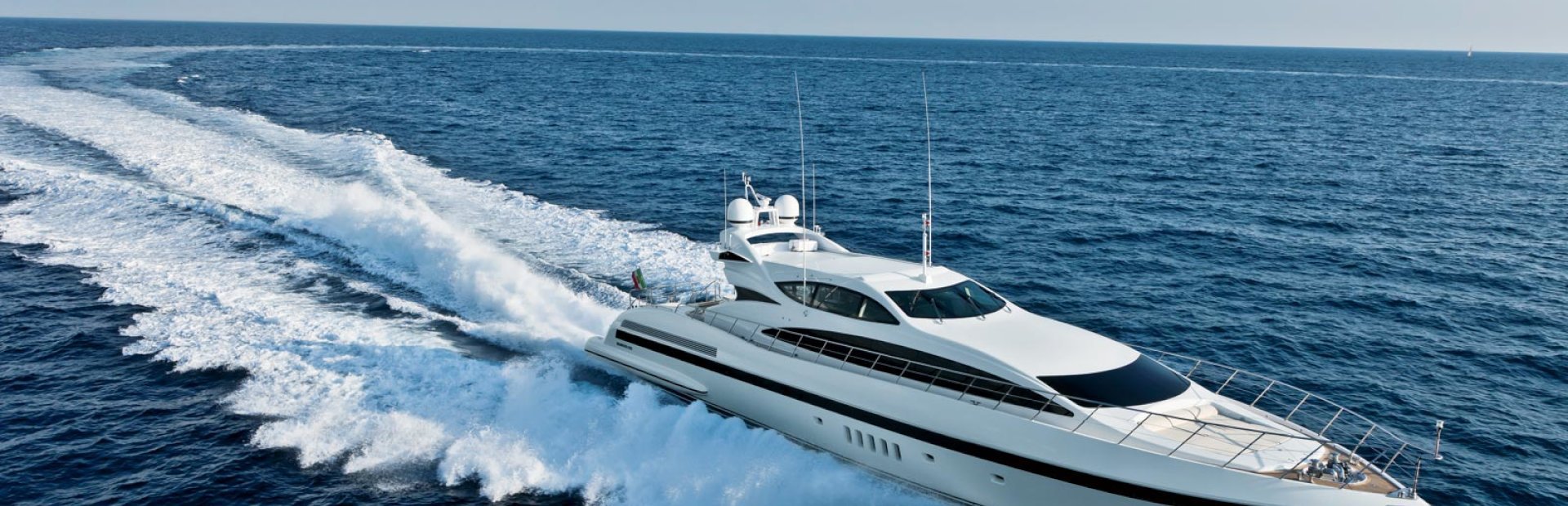 Mangusta 105 Yacht