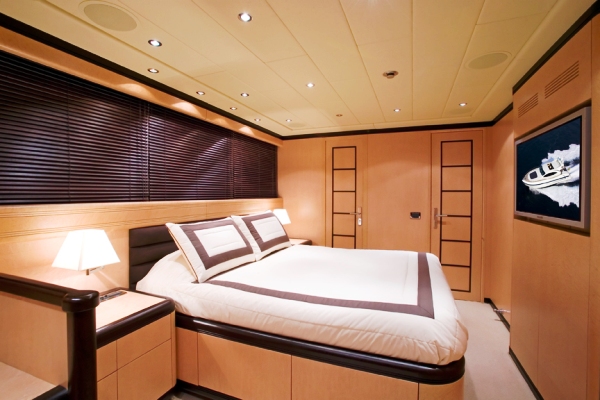 Mangusta 108 FOUR FRIENDS -  VIP Cabin
