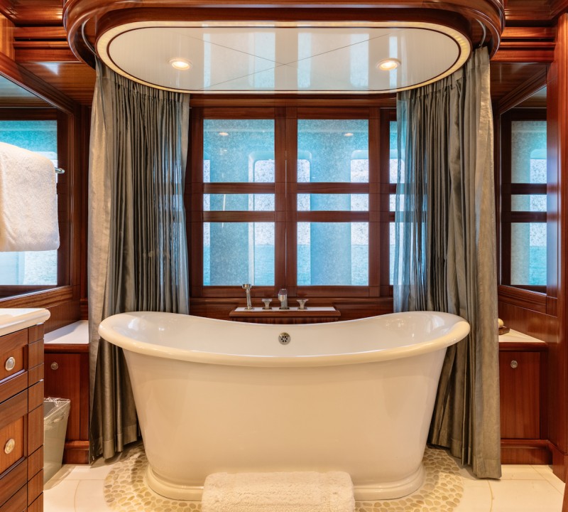 Master Ensuite Tub For Her