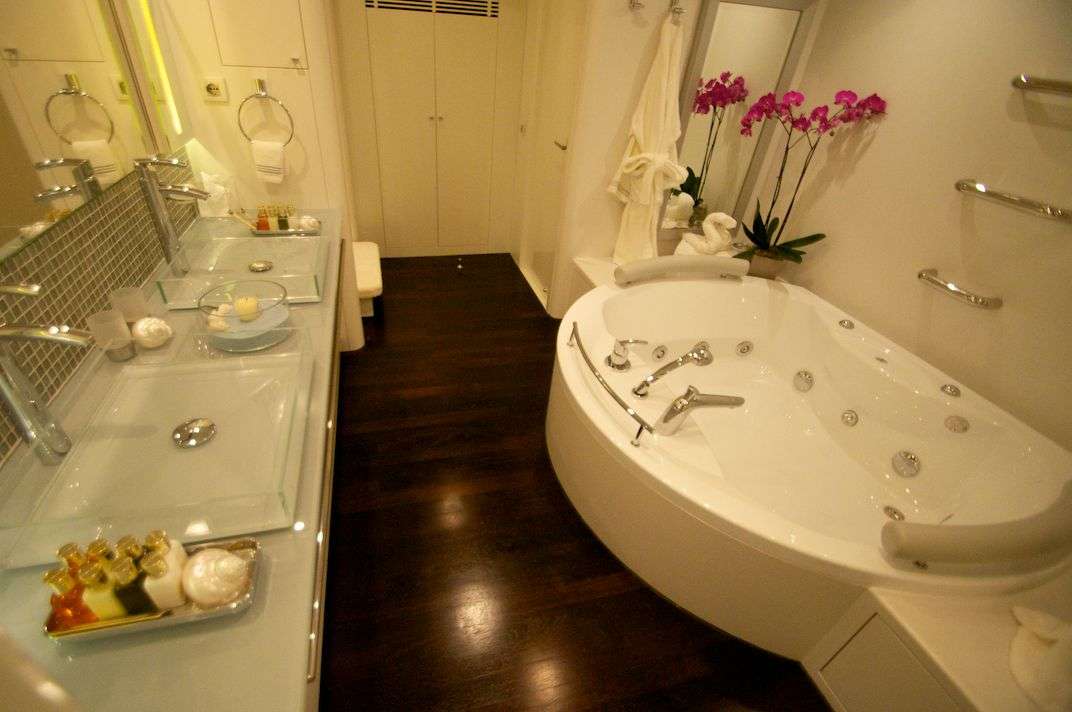 Master Cabin Bathroom