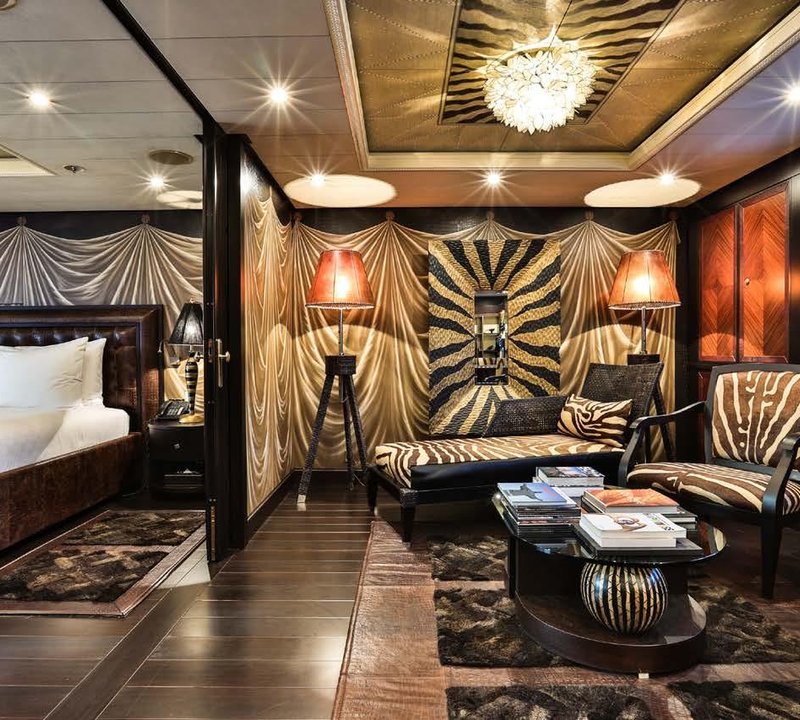 Master Cabin With Lounge