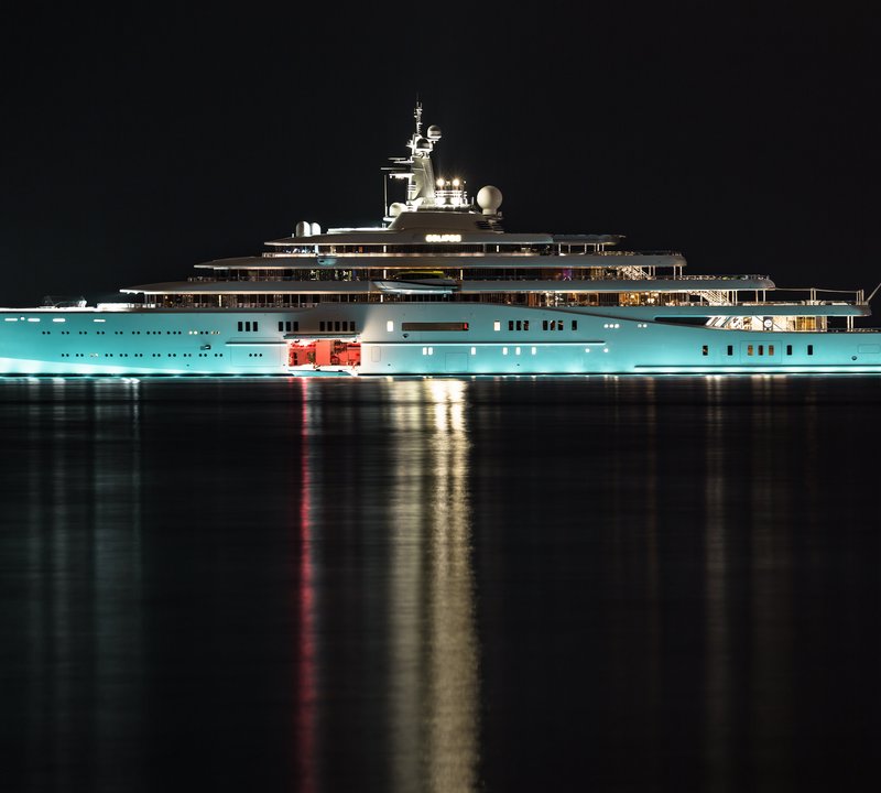 Mega Yacht Eclipse