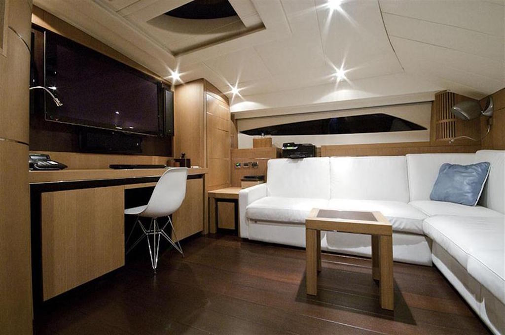 Mistral 55 - Interior