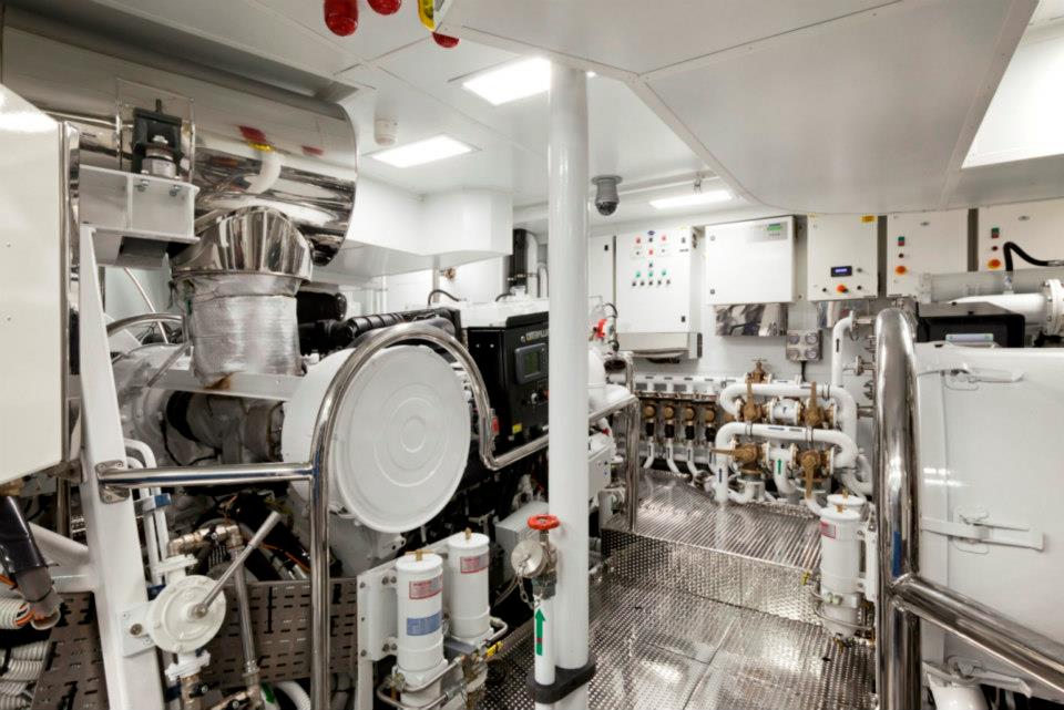 Motor Yacht ASLEC 4 - engine room