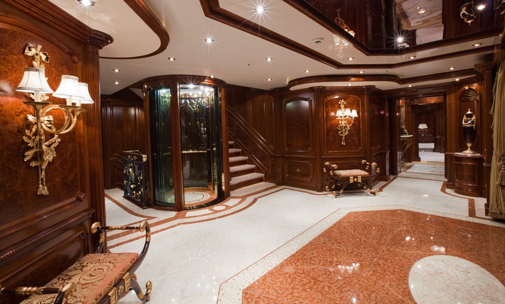 Motor Yacht MARTHA ANN - Foyer