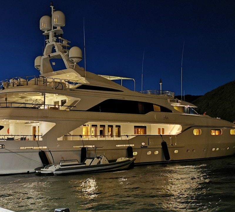 Motor Yacht AIR Off Bonifacio