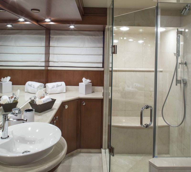 Motor yacht AT LAST - Ensuite