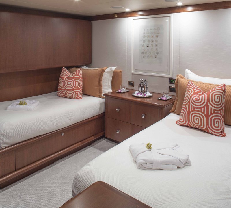 Motor yacht AT LAST - Twin Cabin