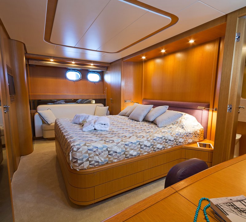 Motor yacht FOS - Master cabin