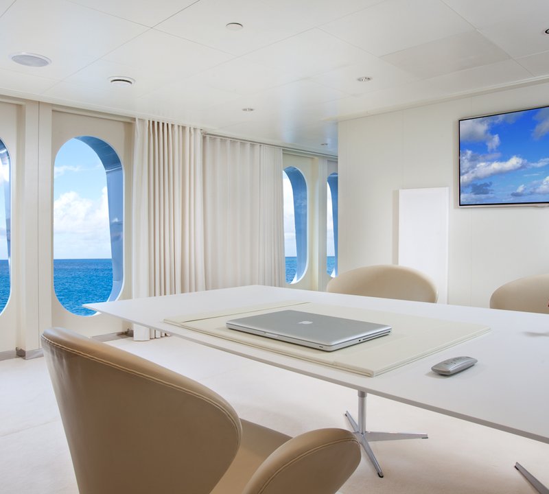 Motor yacht IDOL- Office