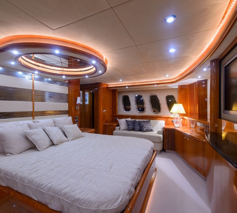 Motor yacht LADY DORIS - 010