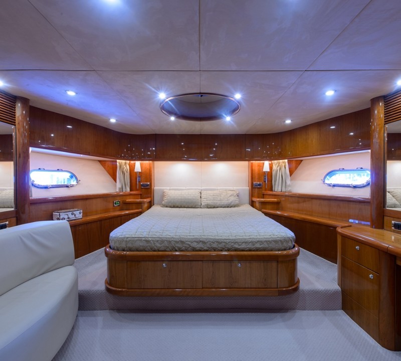 Motor yacht LADY DORIS - 012