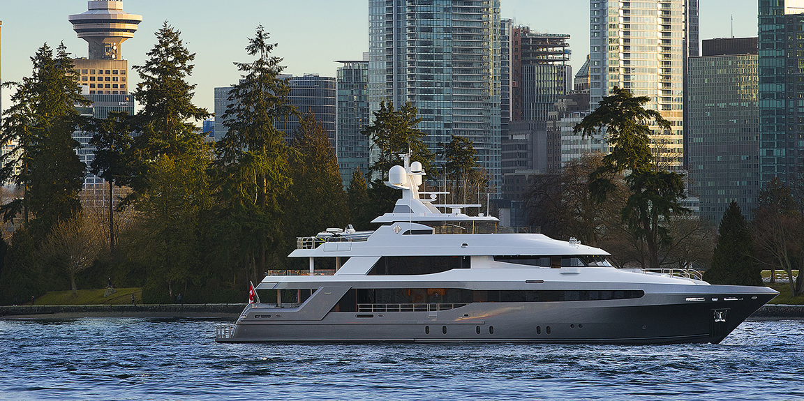 Motor yacht Mucho Mas Crescent yachts