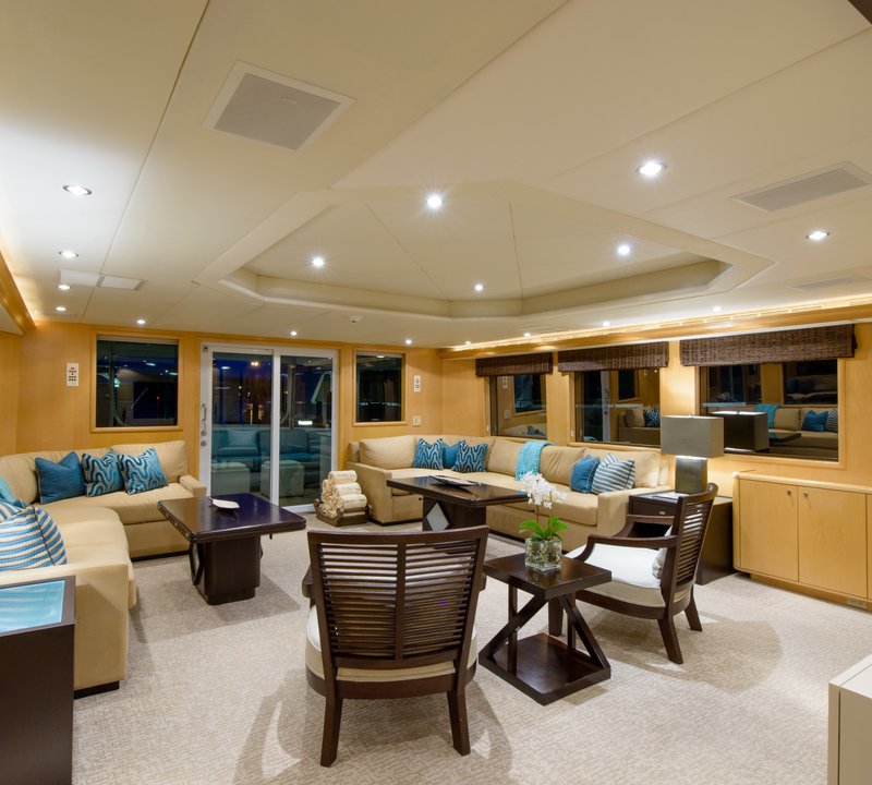Motor yacht PERFECT LADY - Salon looking aft