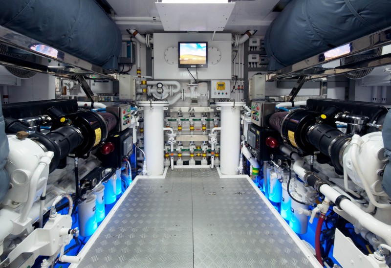 Motor yacht Star engine room