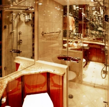 NICKS TRAVELIN MAN 4 -  Master Cabin Ensuite