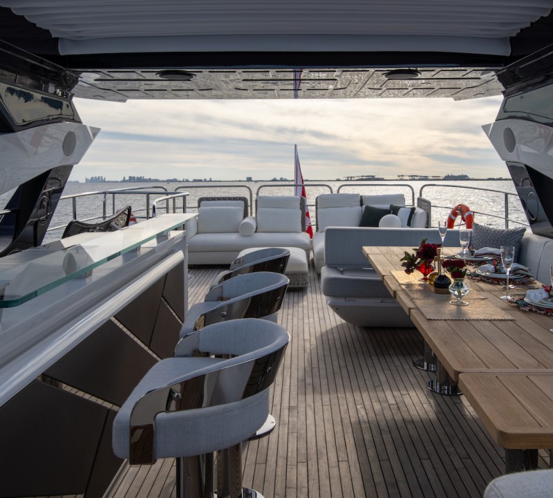 Flybridge Dining