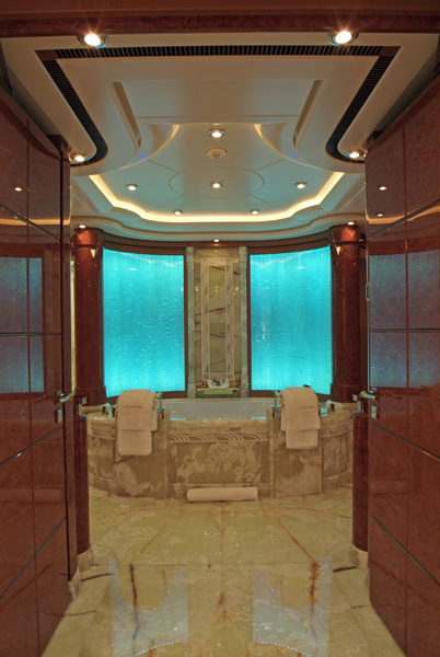 OASIS Master Bathtub