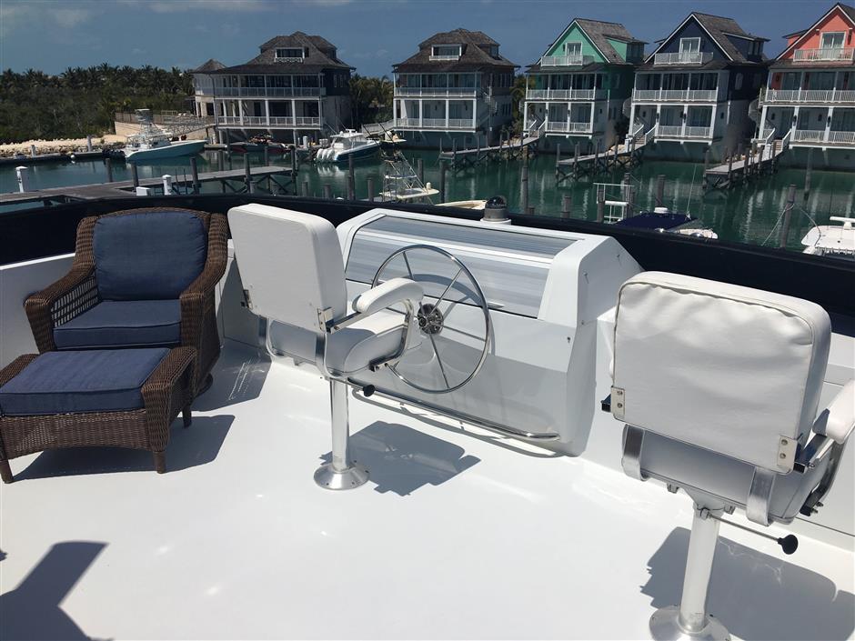 OUTDOOR COCKPIT