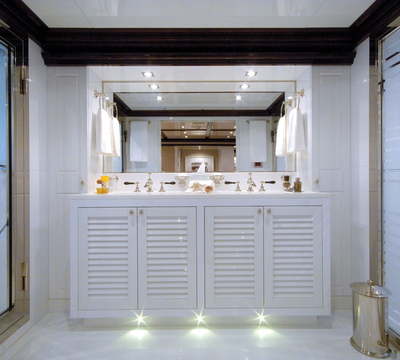 OXYGEN -  Master Bathroom