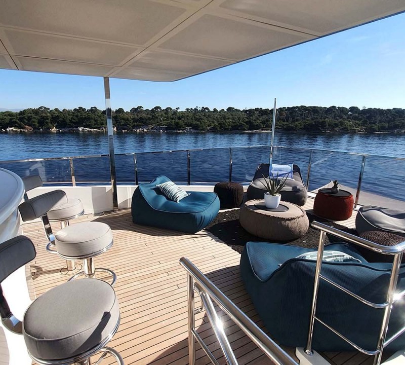 Ondeck Seating And Bar