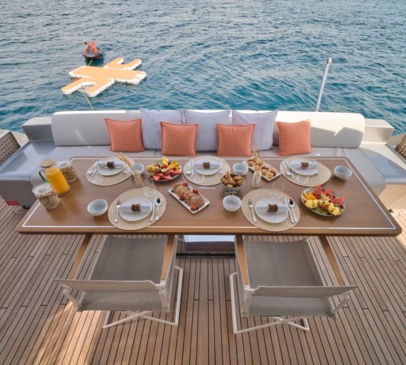 Opendeck Dining Area