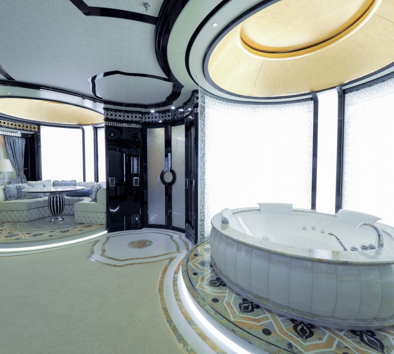 Owner's Sitting Area And Jacuzzi