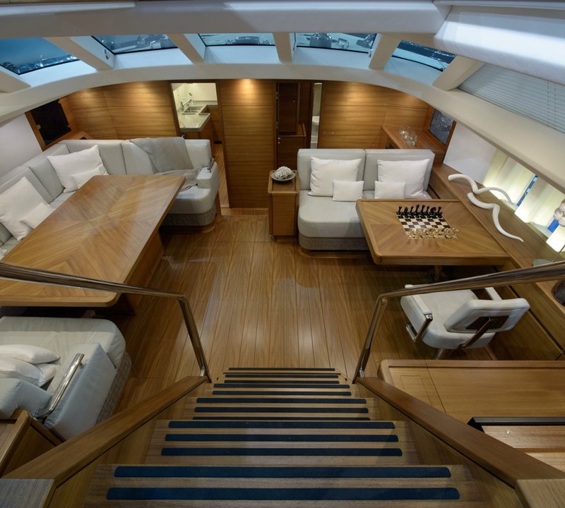 Oyster 825 sailing yacht REINA - saloon