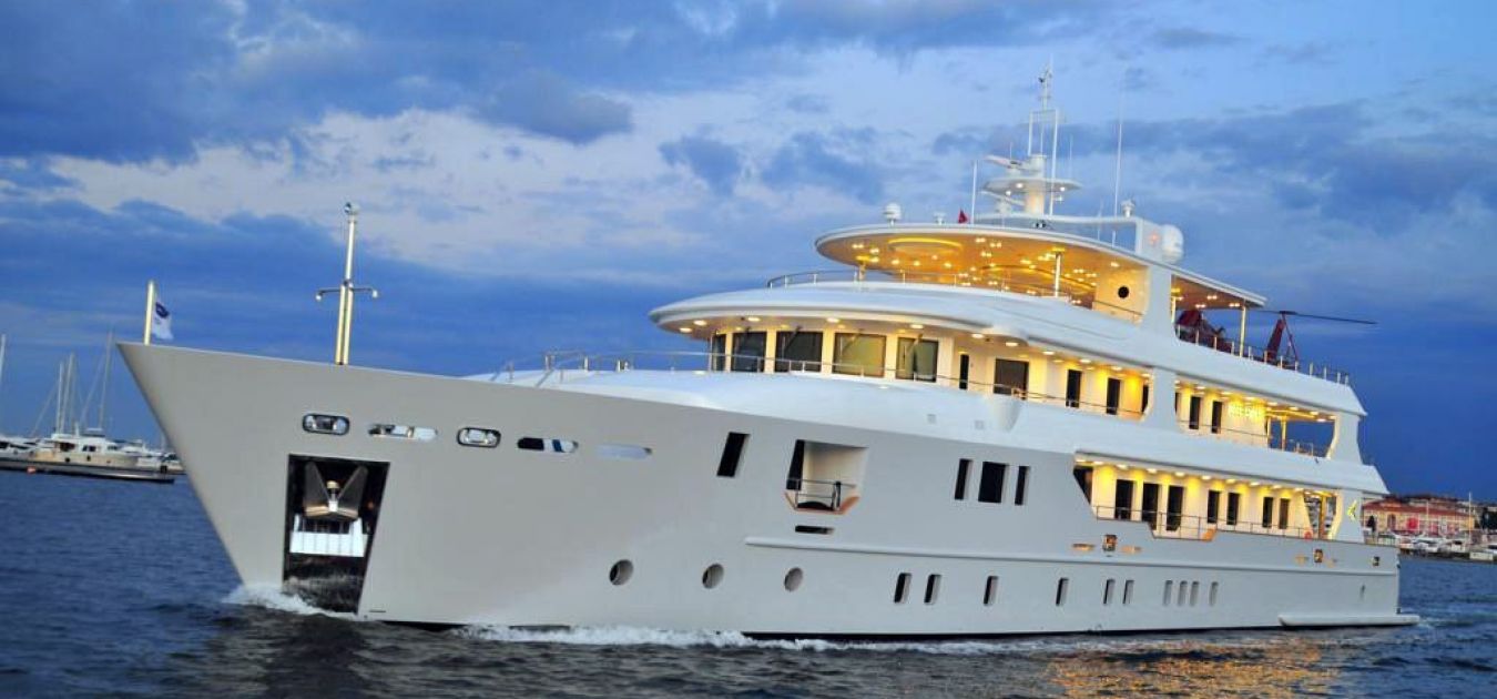 PALMARINA Motoryacht With Heliped