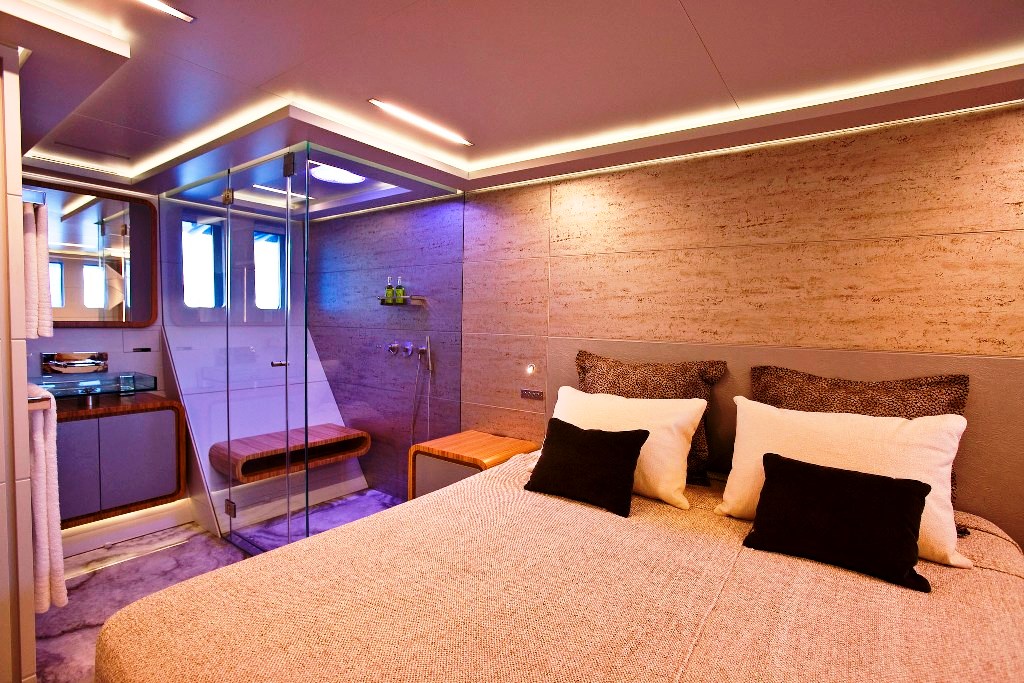 PANTHER II - VIP Stateroom