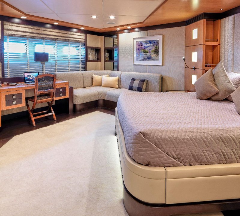 Lower deck VIP suite