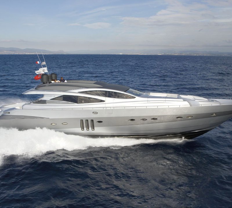 Pershing Sistership Yacht SOLARIS
