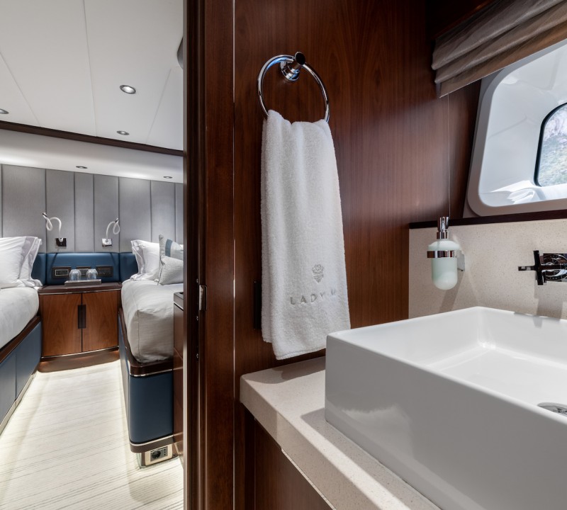Port Fwd Twin Stateroom