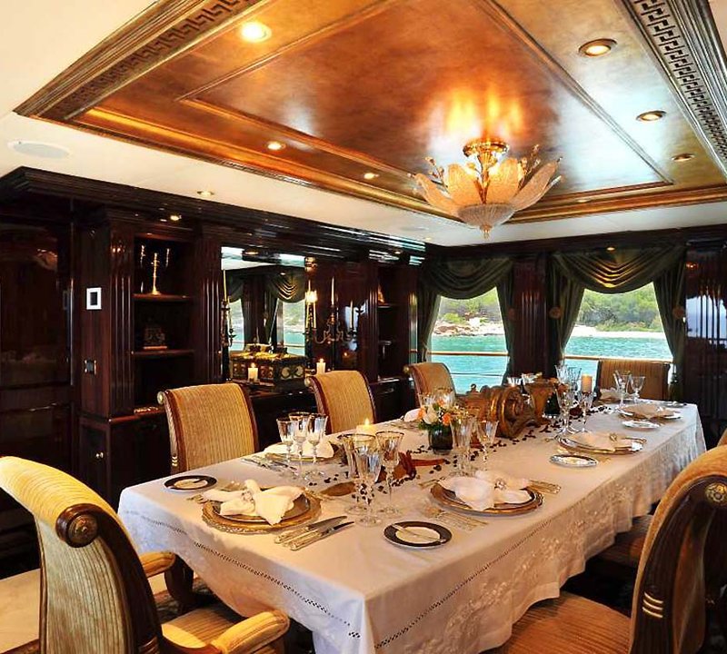 Princess Dining Table
