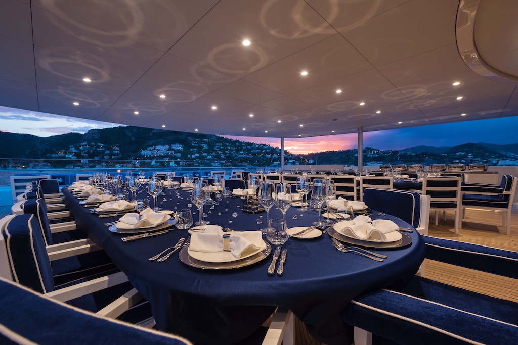 QUEEN MIRI - Outside Dining