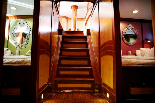 Quasart -  Stairs to Salon