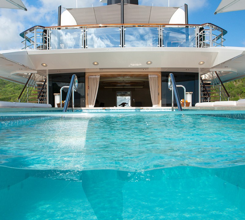Quattroelle the yacht pool
